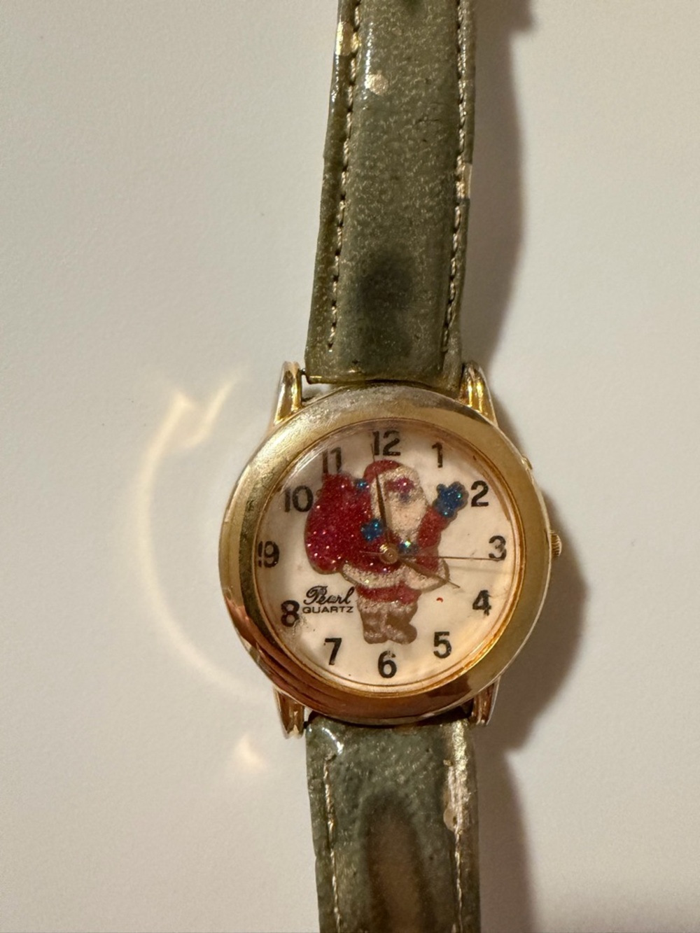 Vintage Holiday Glitter Santa Pearl Quartz Watch - Worn Silver Strap